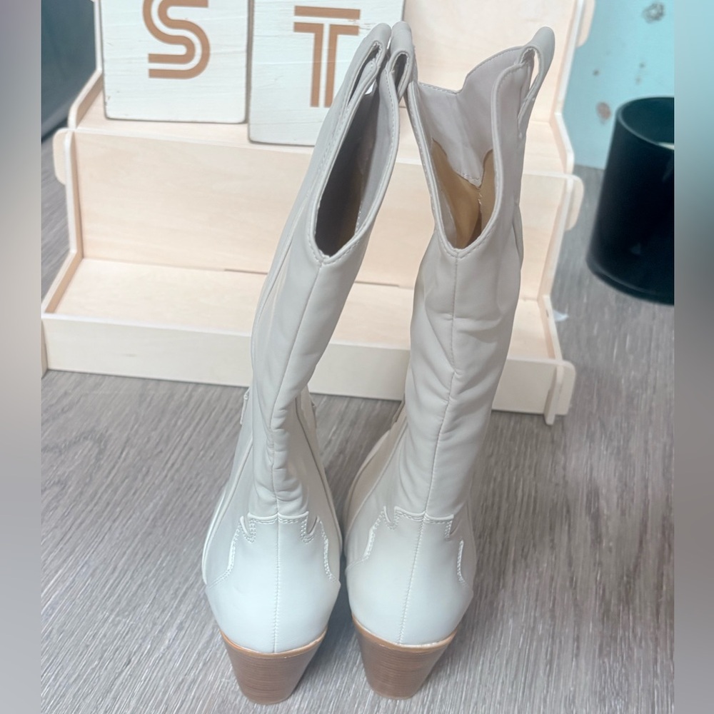 Women's BILLINI Western Claudette Boot in Chalk White Size 6 Display Pair - Picture 6 of 9